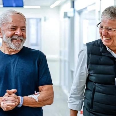 Lula fará cirurgias em SP para aliviar dor no punho direito e cauterizar pele