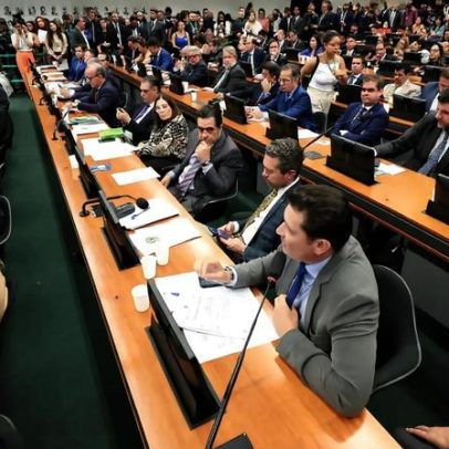 CCJ da Câmara retoma análise sobre fim da escala 6x1 nesta quarta
