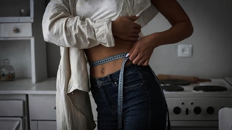 Ser magra está de novo na moda: como isso afeta as mulheres? — Foto: Freepik