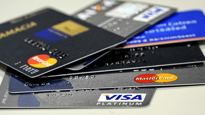 O rotativo do cartão de crédito bateu 435,88%