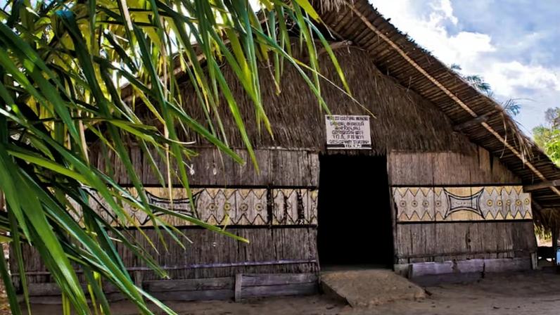 As lições de sustentabilidade e bioclimatismo presentes nas obras indígenas servem de referência para a arquitetura brasileira. Na foto, maloca indígena da etnia Dessana-Tukana, em Manaus, Amazonas, na Floresta Amazônica
