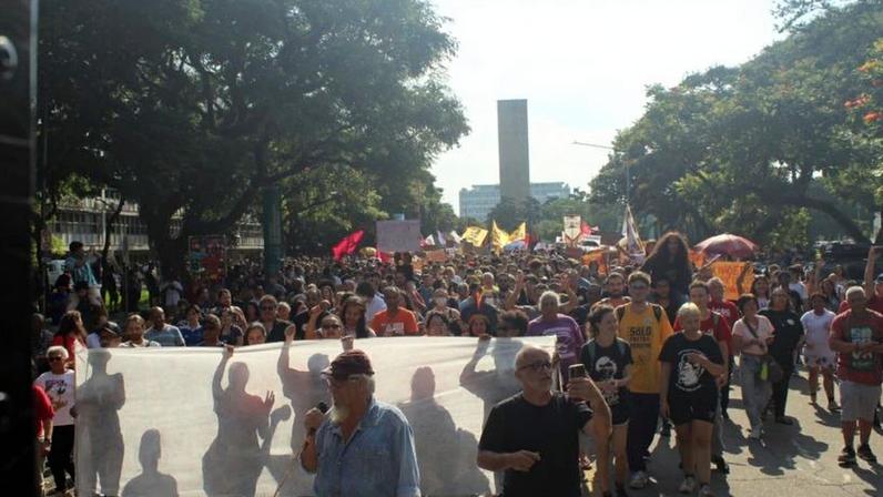 Manifestantes durante ato na USP, em São Paulo, na 4ª feira (15.abr.2026)