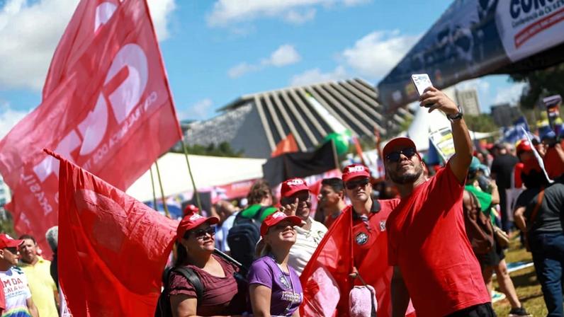 Ato, 6x1, manifestação