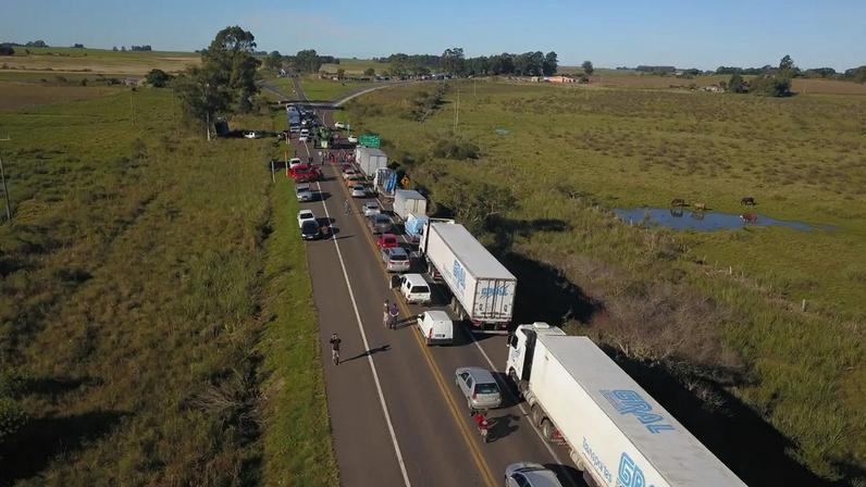 Santana do Livramento 23/05/2018 Greve dos Caminhoneiros na fronteira com Brasil/Uruguai. Foto Marcelo Pinto/APlateia