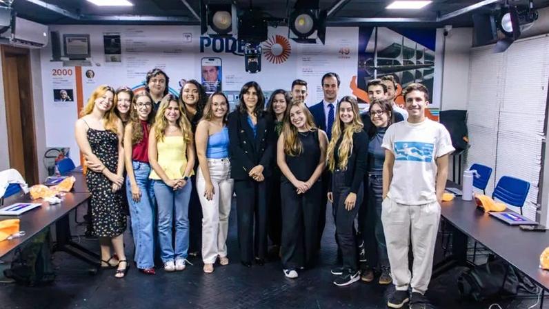 María Emilia Cortés ministra palestra para trainees do Poder360