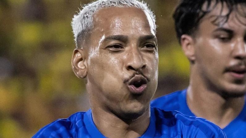 Matheus Pereira, do Cruzeiro, celebra gol marcado contra o Barcelona-EQU, na primeira rodada da Libertadores