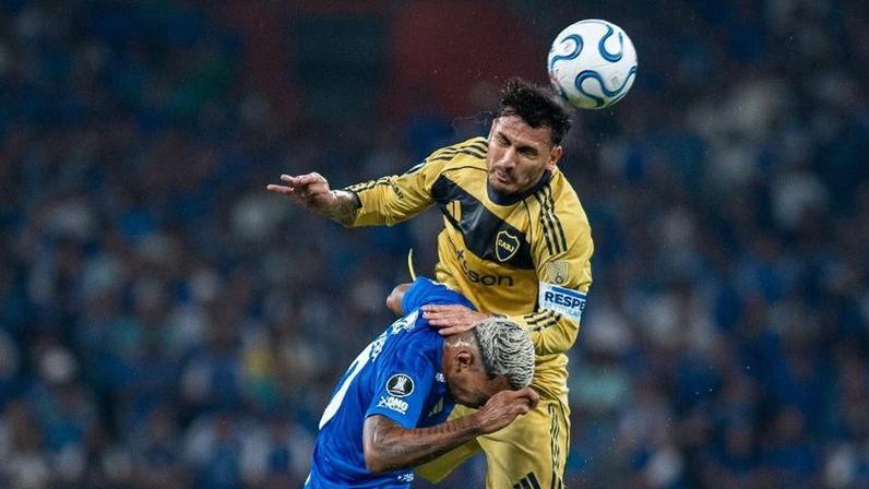 Matheus Pereira e Leandro Paredes em ação durante Cruzeiro, Boca Juniors, pela Libertadores