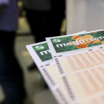 Mega-Sena acumula e sorteia R$ 100 milhões neste sábado
