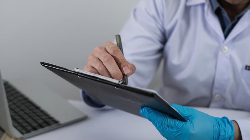 Documento detalha regras, responsabilidades e prazos definidos pelo CFM para adoção da tecnologia na prática clínica - (crédito: Chokniti Khongchum - pixabay)