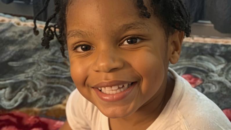 Menino de 5 anos é encontrado morto em lixeira nos EUA após agressão