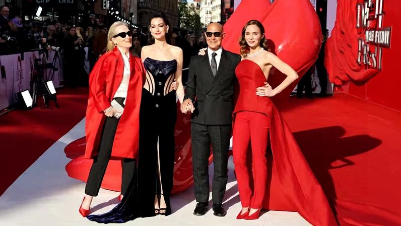 Elenco de O Diabo Veste Prada 2 se reúne na pré-estreia em Londres