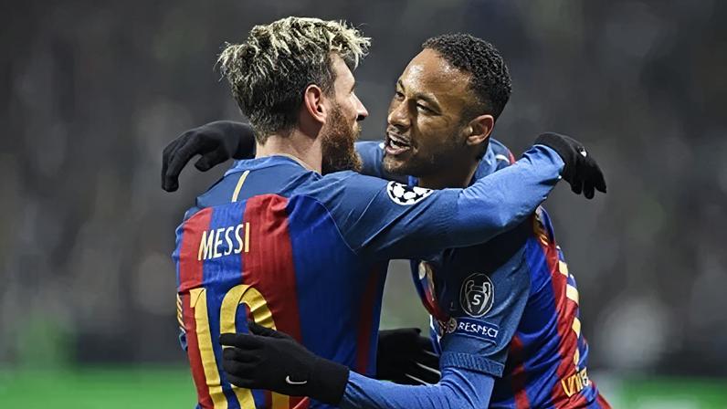 Messi e Neymar comemoram gol pelo Barcelona