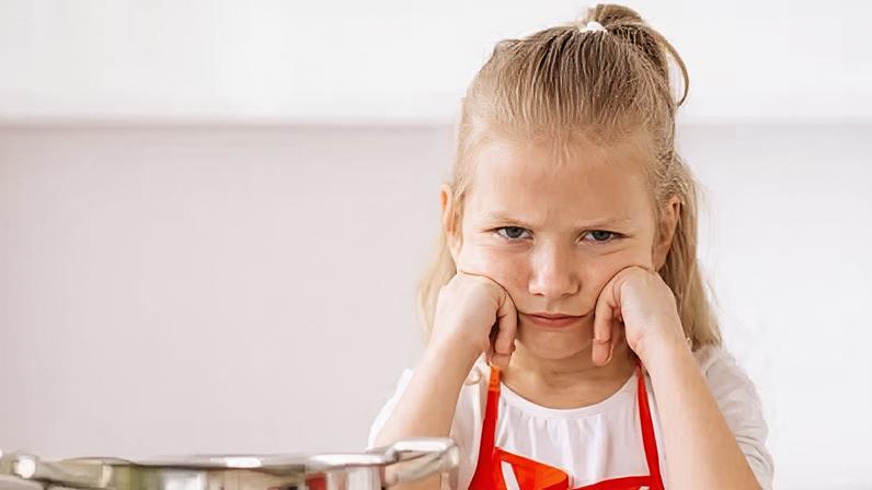 Especialistas dão dicas para ajudar os pais na tarefa de fazerem os filhos comerem carne — Foto: Freepik