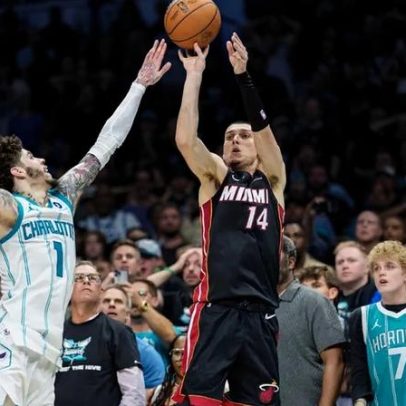 Brasileiro brilha e campeão da NBA avança no Play-In