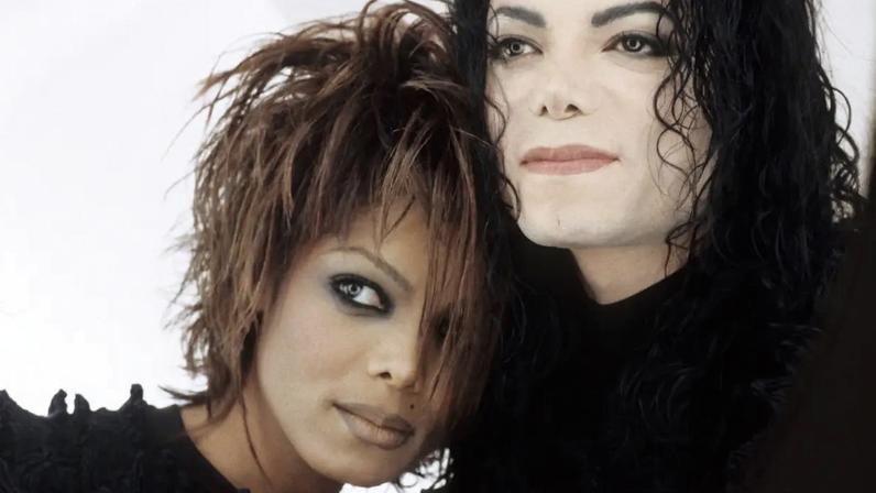 A cantora porp Janet com o irmão Michael Jackson