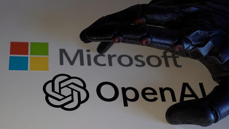 Logotipos da Open AI e da Microsoft