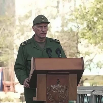 Presidente cubano marca 65 anos da revolução e alerta sobre ameaça dos EUA