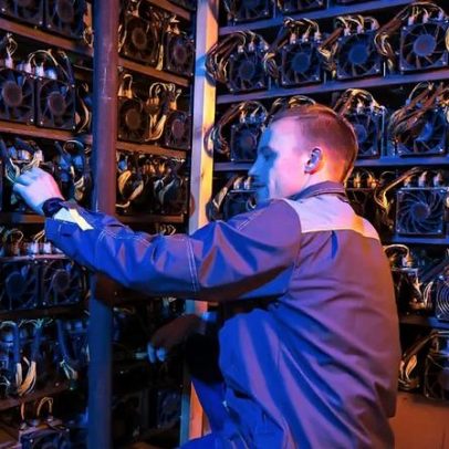 MARA demite 15% da equipe e vende BTC de R$ 5,6 bilhões