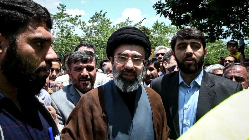 Imagem colorida mostra o líder supremo do Irã, aiatolá Mojtaba Khamenei - Metrópoles
