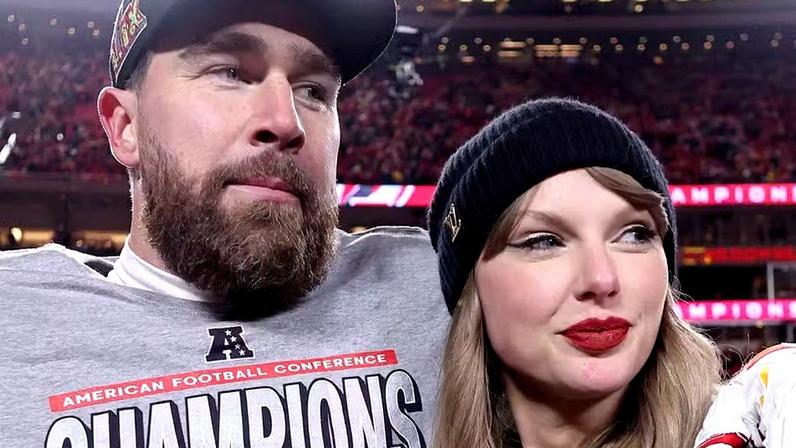 Taylor Swift e Travis Kelce após partida do Kansas City Chiefs em 26 de janeiro de 2025 — Foto: Getty Images