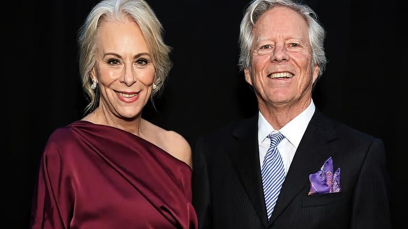 Jane Kaczmarek e Rusty Long no tapete vermelho da estreia de 'Malcolm: A Vida Continua Injusta', em 7 de abril, em Nova York