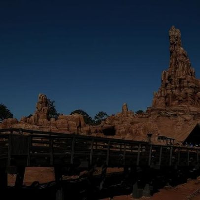 Montanha-russa icônica da Disney reabre após mais de um ano de fechamento