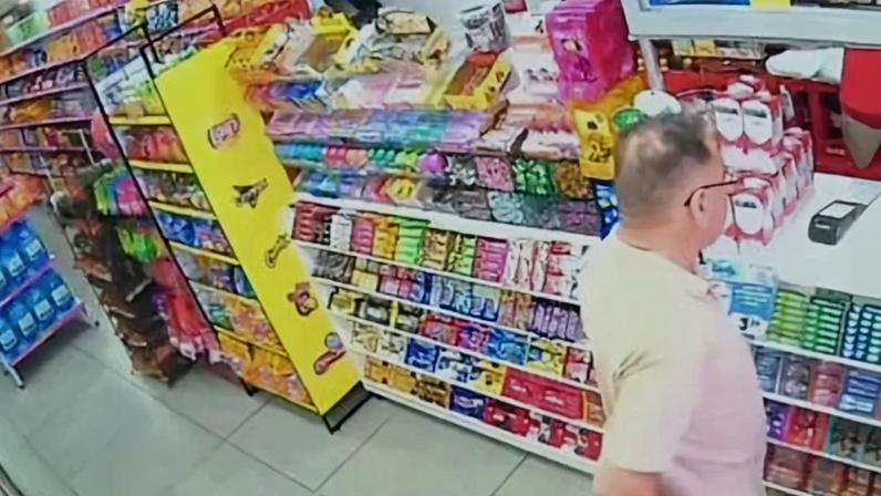 Imagens mostram motorista comprando bebida antes de atropelar crianças