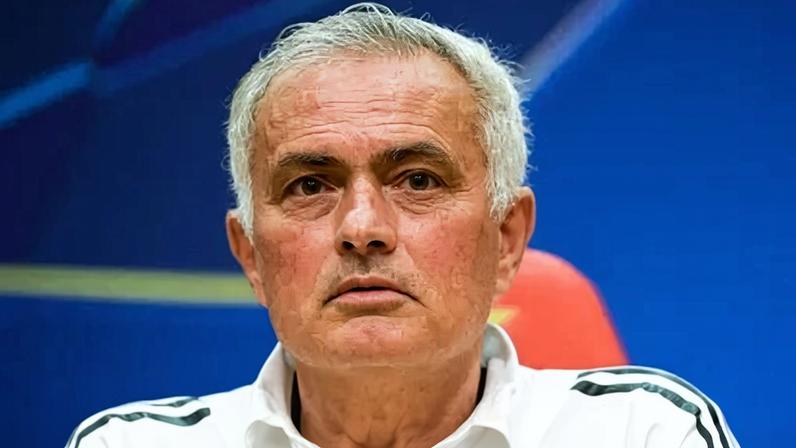 José Mourinho, técnico do Benfica