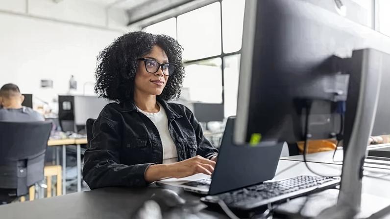 Pesquisas recentes indicam que, no Brasil, apenas 22% dos profissionais são mulheres, abaixo da média global de 30,5%