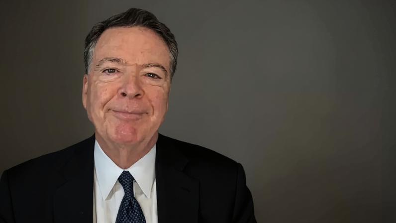 James Comey foi indiciado por suposta ameaça contra Donald Trump em publicação no Instagram