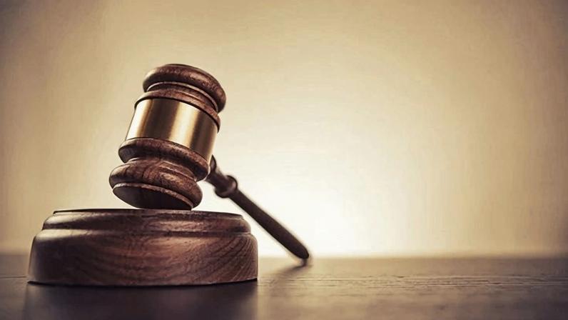 Auxiliar de cozinha será indenizada em R$ 10 mil após ser demitida