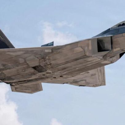 EUA resgatam tripulante de caça derrubado no Irã