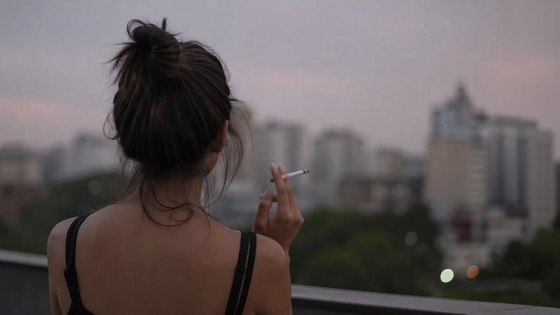 Projeto de lei do Reino Unido visa desestimular o consumo de cigarro entre jovens