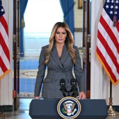 Melania Trump nega relação com Jeffrey Epstein em discurso na Casa Branca