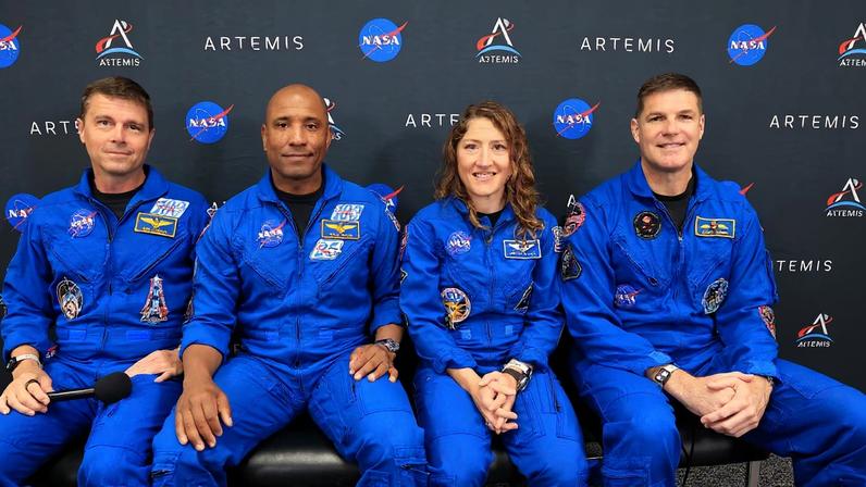 Reid Wiseman, Victor Glover, Christina Koch e Jeremy Hansen