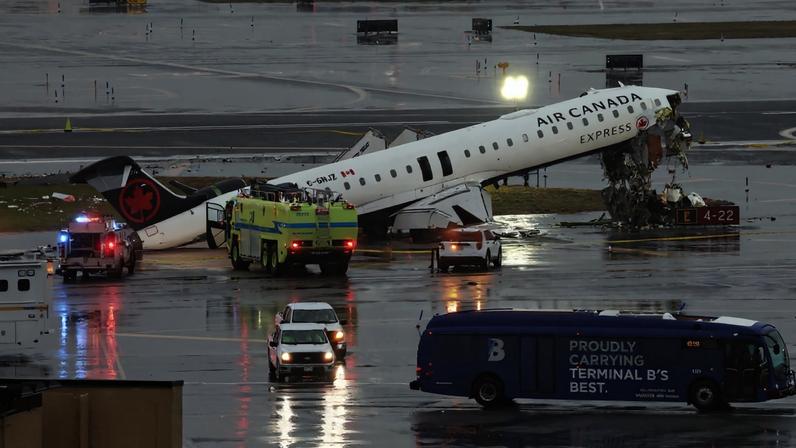 Em março, uma aeronave da Air Canada se colidiu com um caminhão de bombeiros