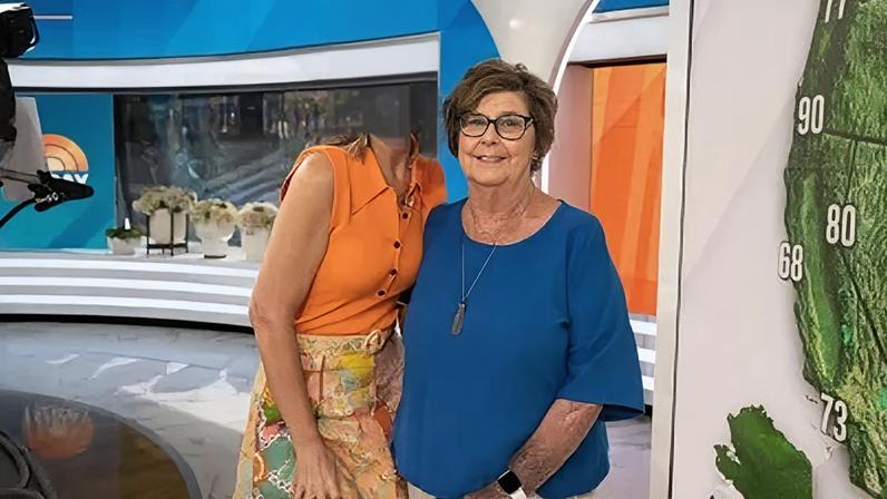 Savannah Guthrie e sua mãe Nancy Guthrie na quinta-feira, 15 de junho de 2023, nos bastidores do programa "Today"