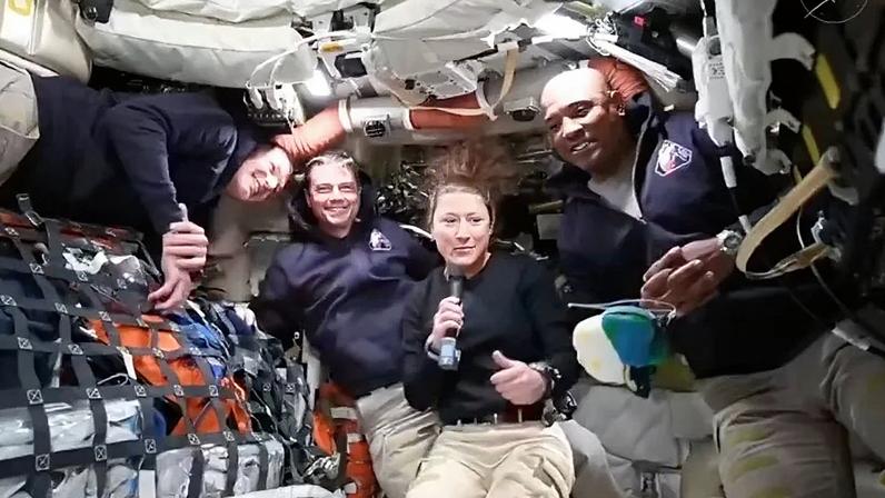 Astronauta da Artemis 2 corrige falha no banheiro da nave Orion