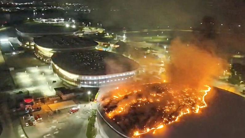 Brasília (DF), 08/04/2026 - Incêndio atinge Velódromo do Parque Olímpico no Rio. Frame Corpo de bombeiros-RJ
