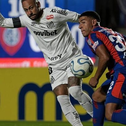 Neymar fica fora contra o Palmeiras em campo sintético, diz Pedro Lopes
