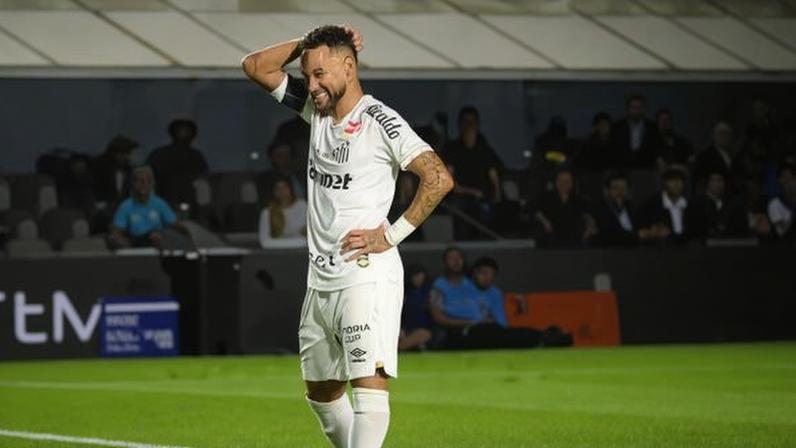 Neymar, do Santos, lamenta lance durante duelo contra o Recoleta, na Sul-Americana