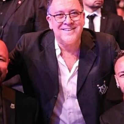 Conselheiros do Santos pedem apuração de Teixeira por acordo com Neymar