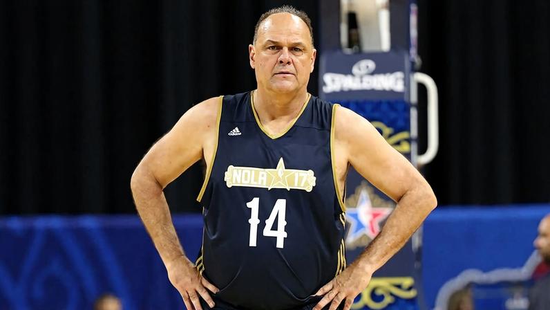 Oscar Schmidt, um dos maiores nomes da história do basquete mundial faleceu nesta sexta-feira (17), em São Paulo.