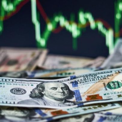 Dólar fecha em R$ 4,99; Bolsa cai com petróleo perto de US$ 100