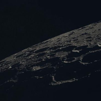 Nasa divulga novas imagens da Lua obtidas pela missão Artemis II