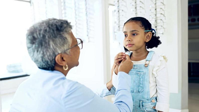 Uma em cada três crianças em idade escolar já apresenta algum grau de miopia