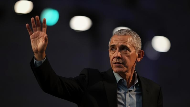 Obama comemora vitória de Magyar na Hungria contra Orbán