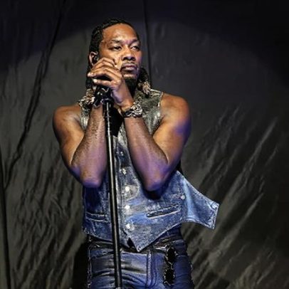 Offset retorna aos palcos em cadeira de rodas após tiro em cassino