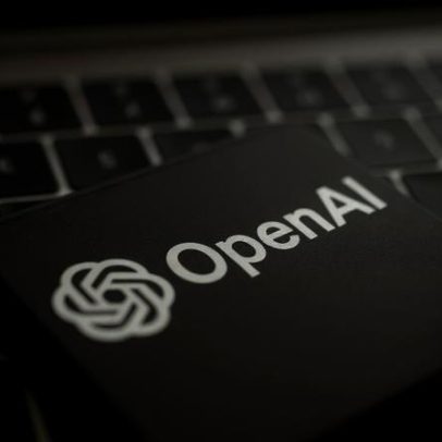 OpenAI lança GPT-5.5 com IA autônoma e novas funções