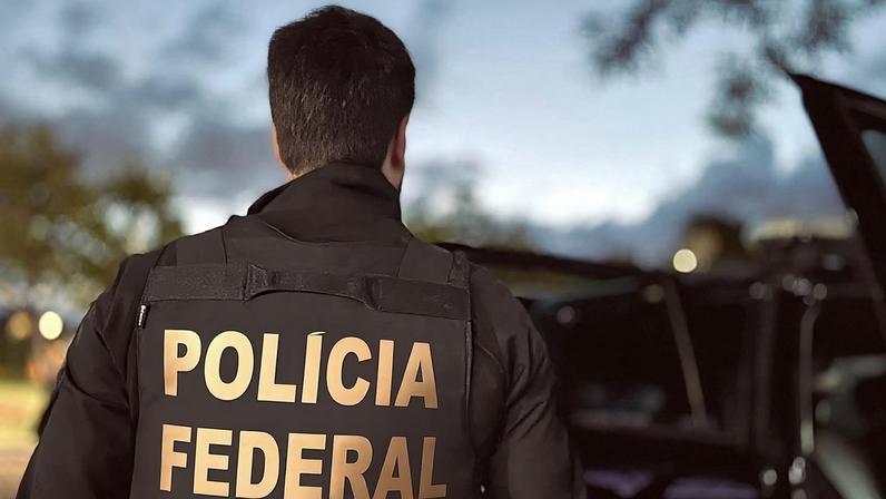 As investigações apuram um esquema de acesso ilegal aos sistemas da Receita Federal para a coleta das informações fiscais.